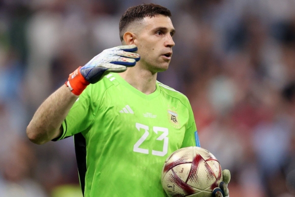 莫佩調(diào)侃撞傷萊諾成就大馬?。骸半y道他不應(yīng)該對(duì)我心存感激嗎？”