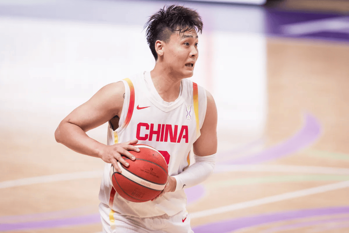 隊長承擔(dān)責(zé)任！趙魯（Zhao Rui）站起來很多次